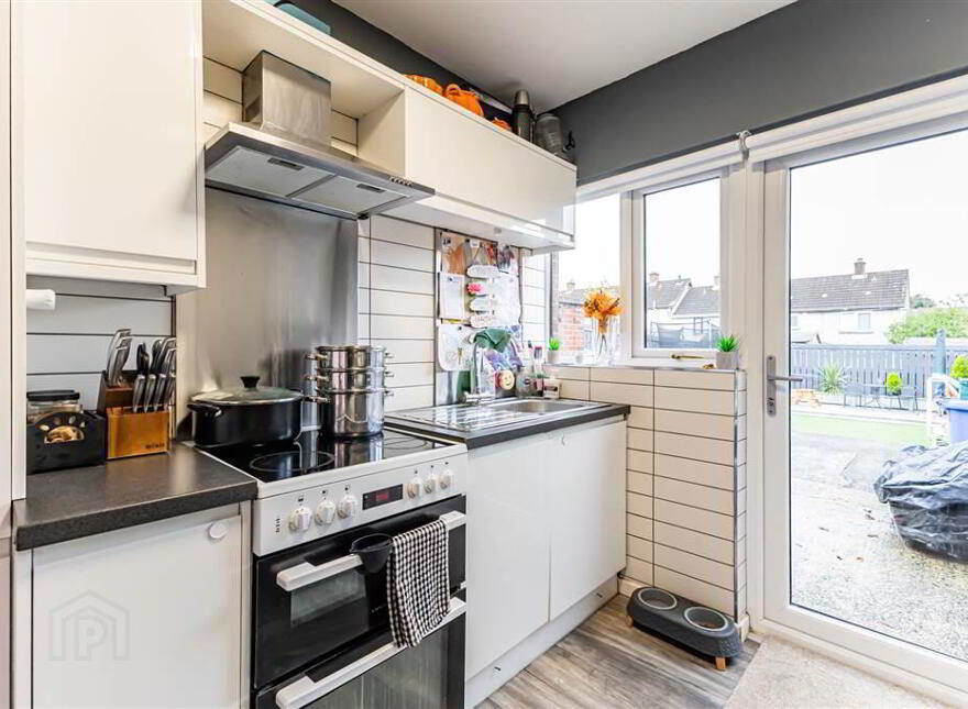 13 Limehurst Way, Lisburn, BT27 4YF