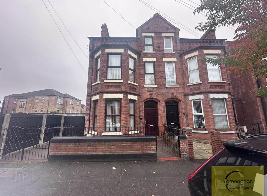 191 Cliftonpark Avenue, Belfast, BT14 6DT photo