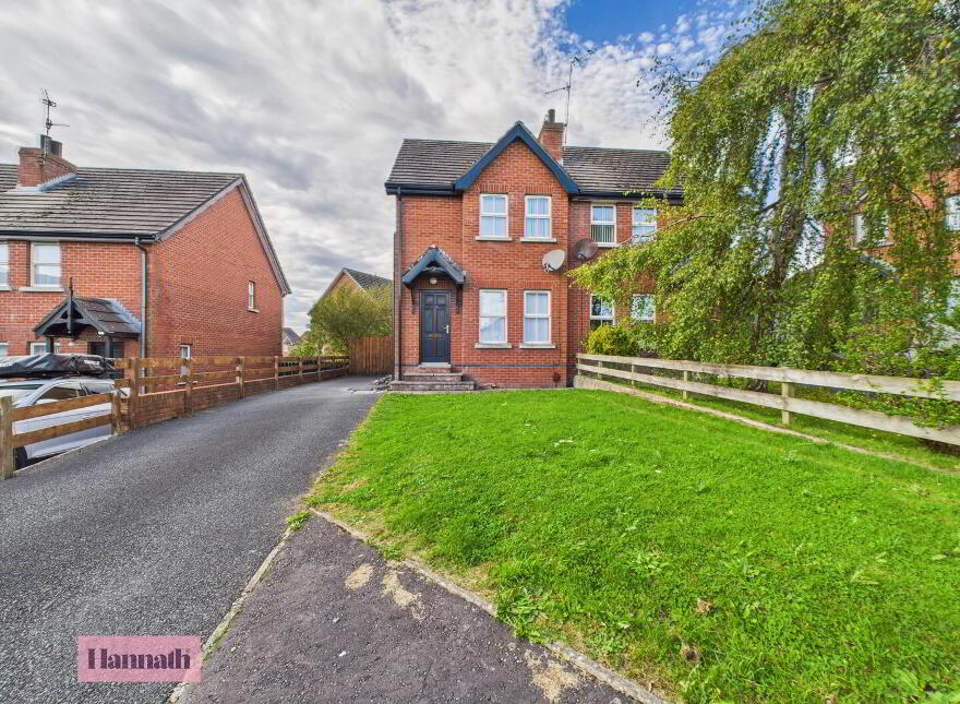 Room 2, 53 Carnreagh, Craigavon, BT64 3AB photo