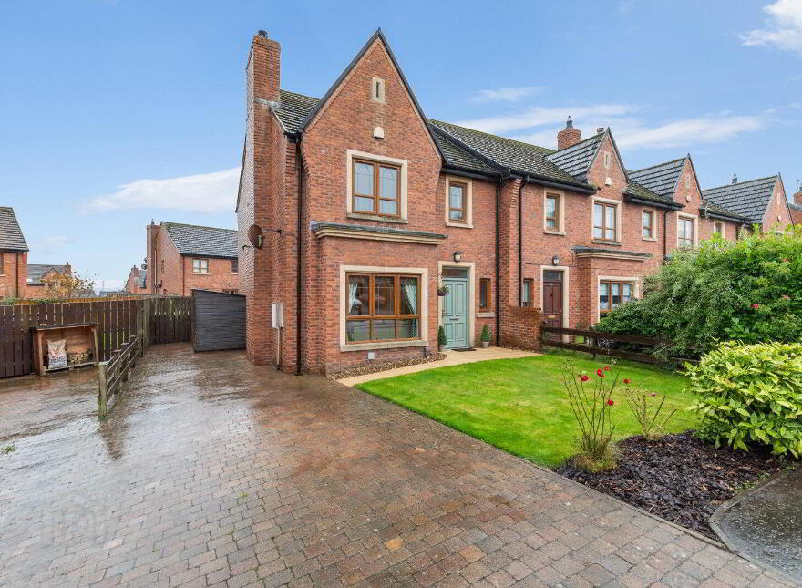 56 Brooke Hall Heights, Belfast, BT8 6WN photo