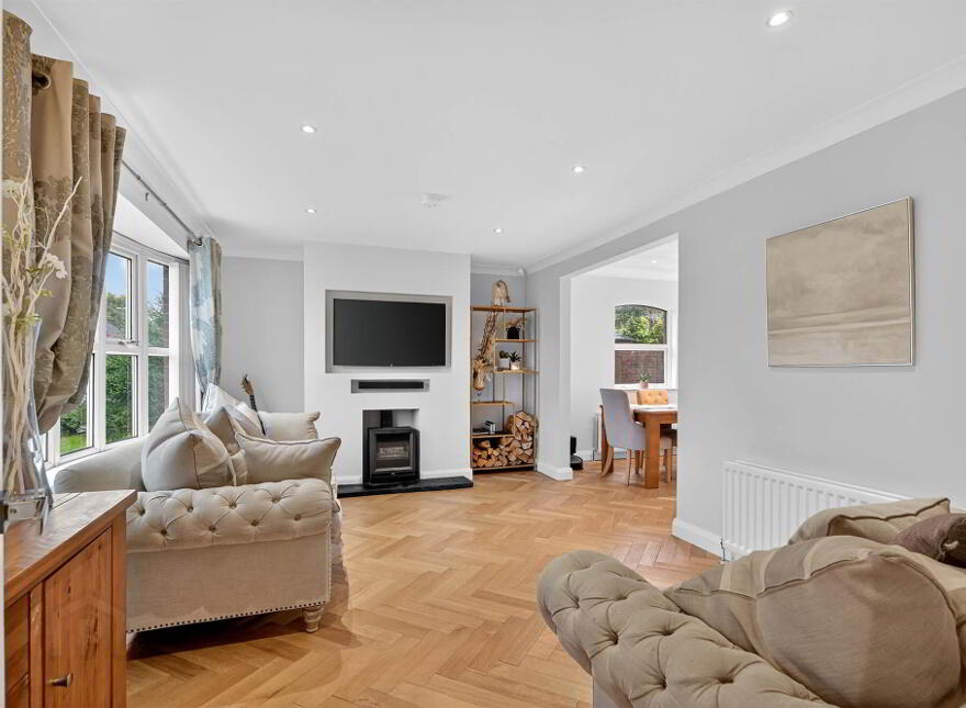 6 Oakwood Park, Belfast, BT9 6SE