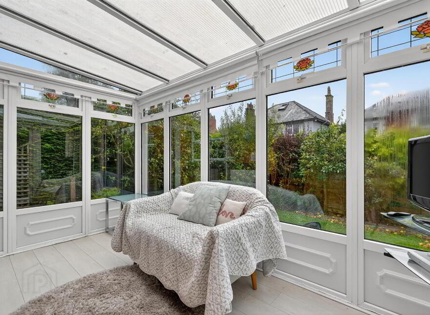 5 Oakwood Grove, Malone, Belfast, BT9 6DE