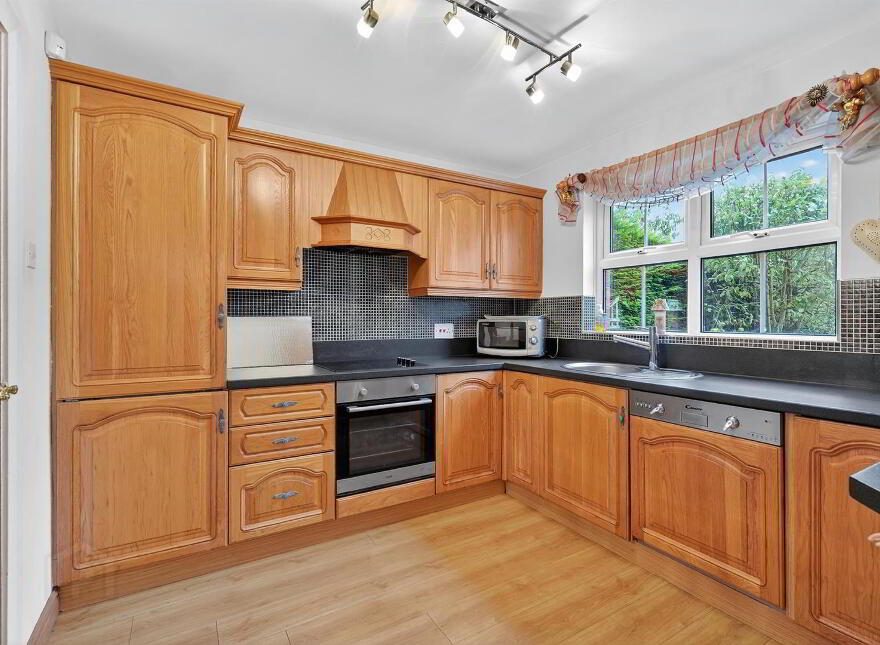 5 Oakwood Grove, Malone, Belfast, BT9 6DE