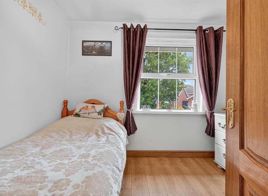 5 Oakwood Grove, Malone, Belfast, BT9 6DE