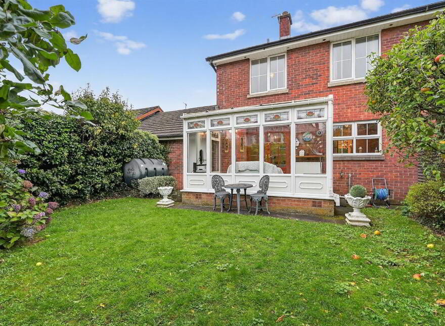 5 Oakwood Grove, Malone, Belfast, BT9 6DE