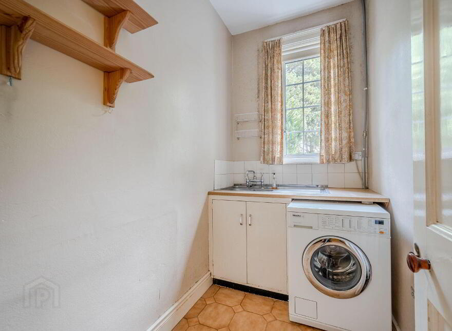 Woodleigh, 22 Glen Road, Holywood, BT18 0HB