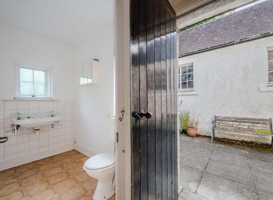 Woodleigh, 22 Glen Road, Holywood, BT18 0HB
