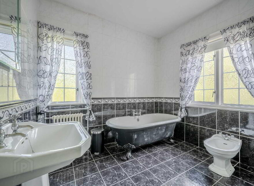 Woodleigh, 22 Glen Road, Holywood, BT18 0HB