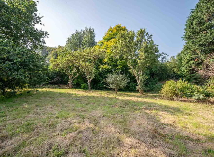 Woodleigh, 22 Glen Road, Holywood, BT18 0HB