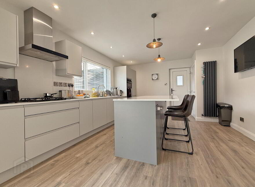 8 Strand Crescent, Portstewart, BT55 7NL
