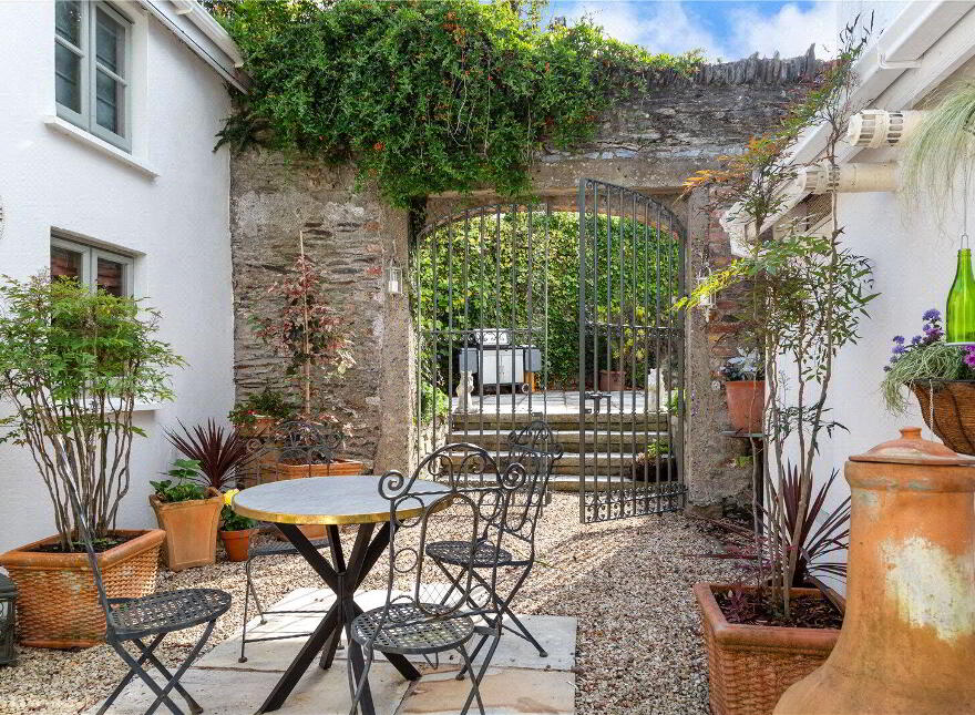Hillside House, Bayview Road, Wicklow Town, A67E920