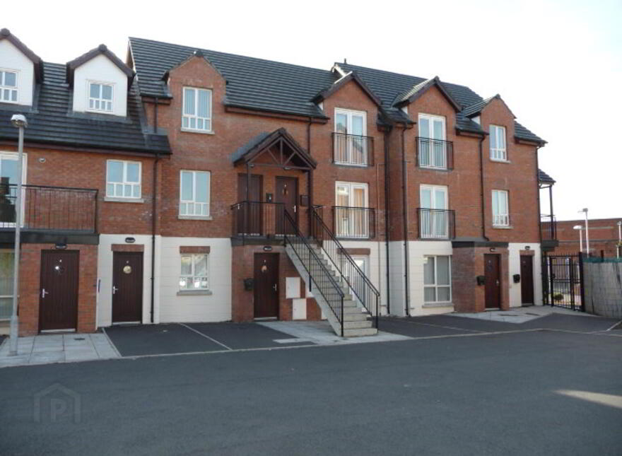 9 Maldon Court, Belfast, BT12 6GY photo
