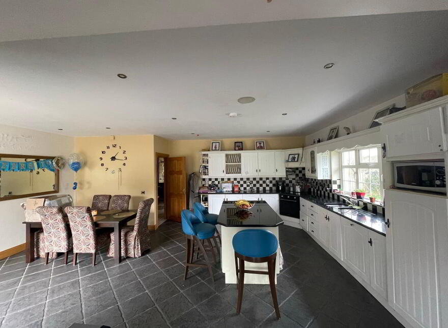 Cloonshanville, Frenchpark, Castlerea, F45C638