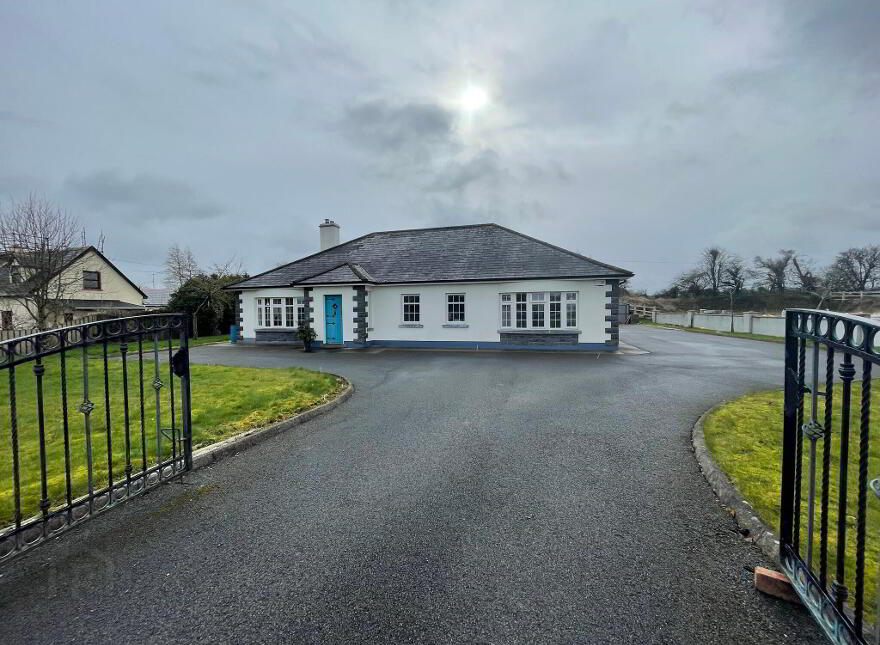 Cloonshanville, Frenchpark, Castlerea, F45C638
