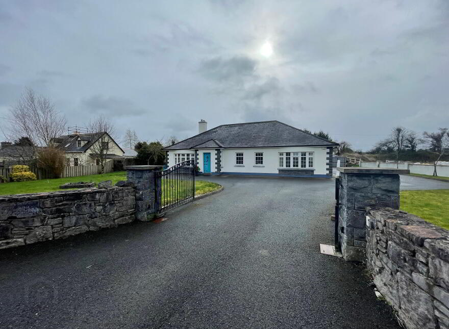 Cloonshanville, Frenchpark, Castlerea, F45C638
