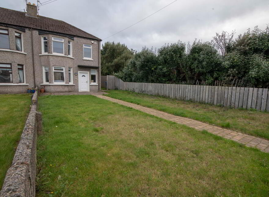 154 Causeway Street (HOLIDAY LET), Portrush, BT56 8JE