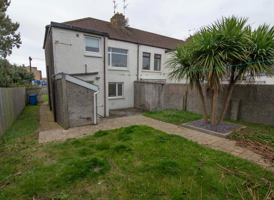 154 Causeway Street (HOLIDAY LET), Portrush, BT56 8JE