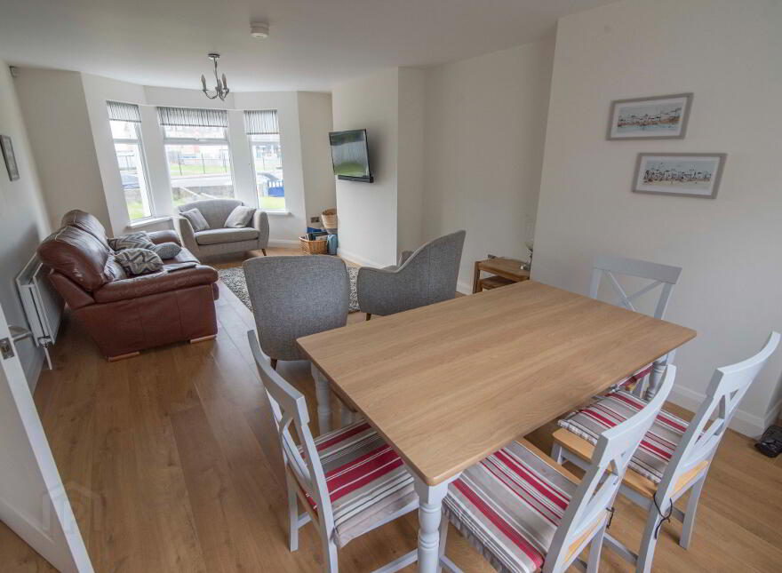 154 Causeway Street (HOLIDAY LET), Portrush, BT56 8JE
