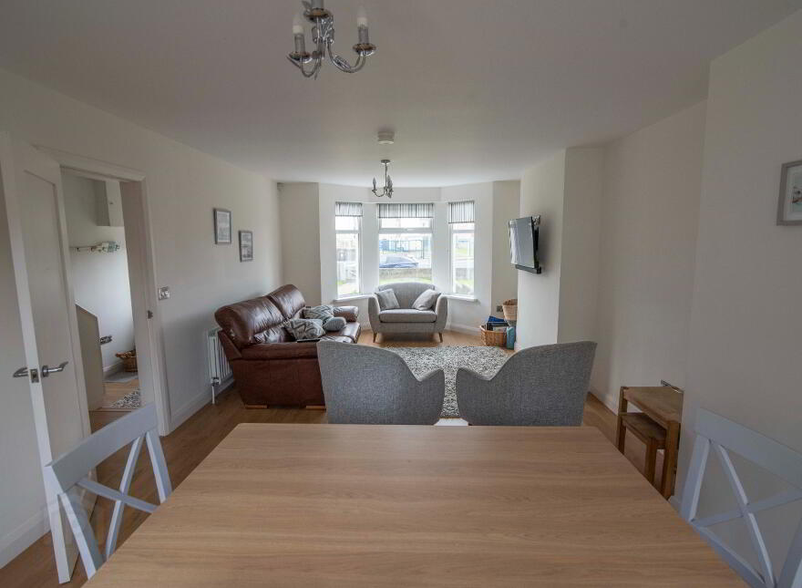 154 Causeway Street (HOLIDAY LET), Portrush, BT56 8JE