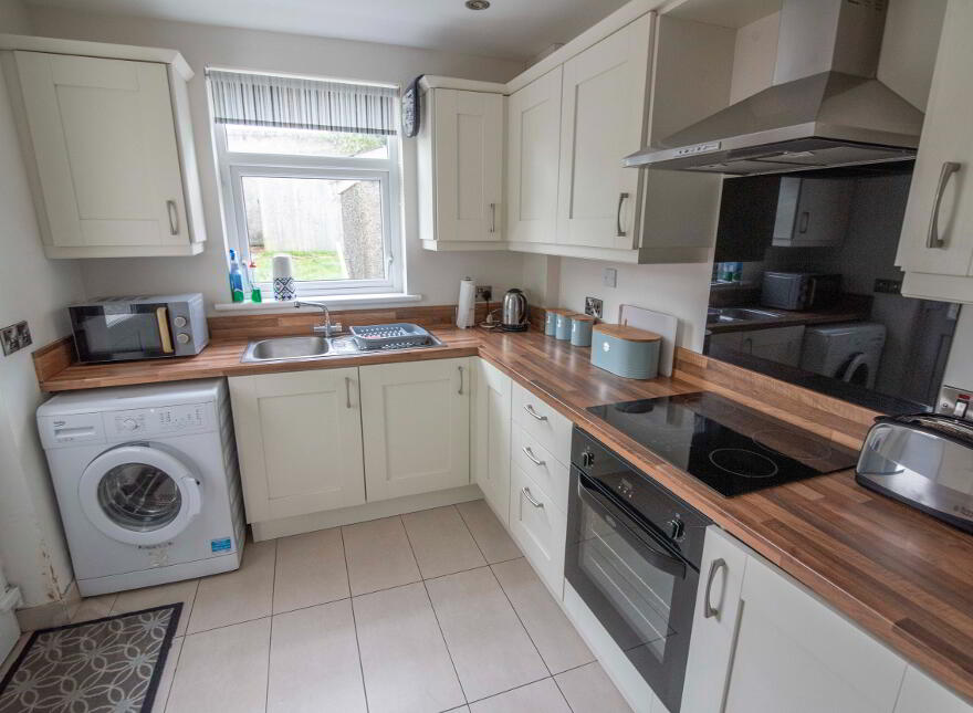 154 Causeway Street (HOLIDAY LET), Portrush, BT56 8JE