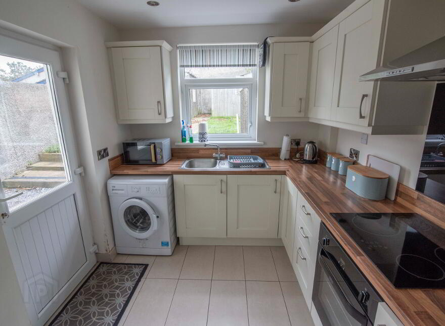 154 Causeway Street (HOLIDAY LET), Portrush, BT56 8JE