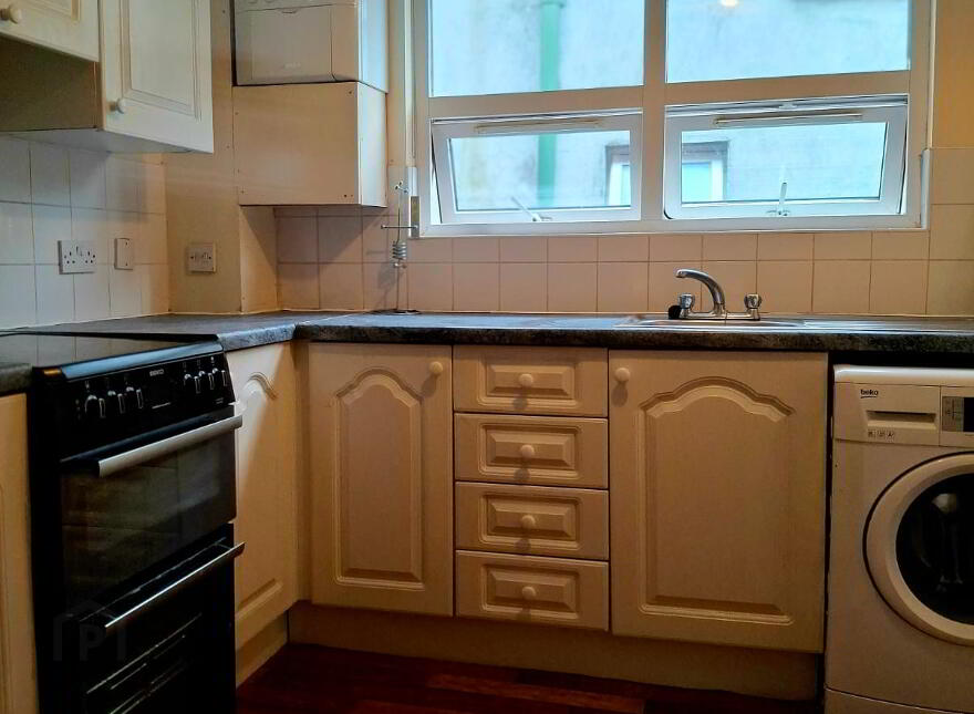 B, 101 Malone Avenue, Belfast, BT9 6EQ