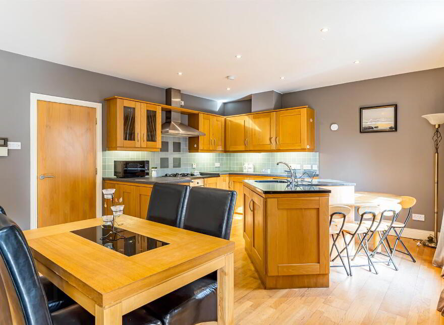 Apt 8, 16 Chlorine Gardens, Belfast, BT9 5DL
