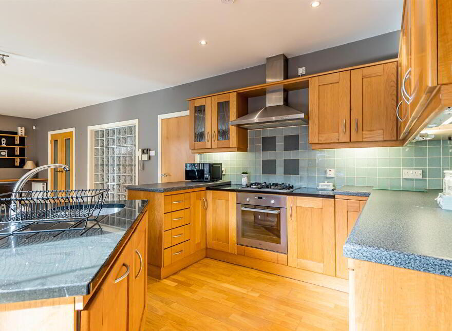Apt 8, 16 Chlorine Gardens, Belfast, BT9 5DL