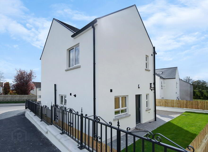 2 Dergmoney Manor, Omagh, BT78 1FF