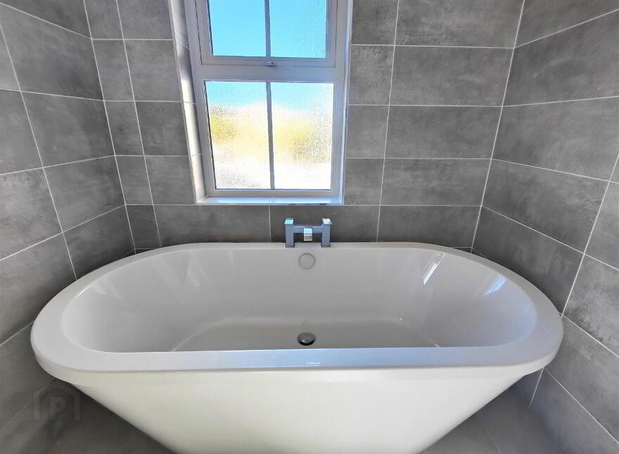 35B Parkmount Road, Belfast, BT15 4EQ