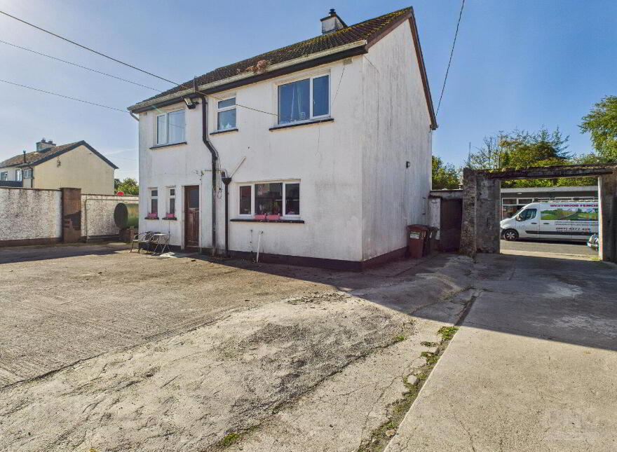 Tayside, River Street, Clara, R35YR02