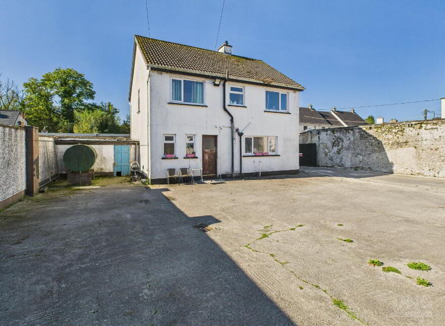 Tayside, River Street, Clara, R35YR02