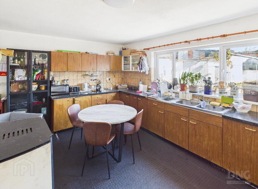 Tayside, River Street, Clara, R35YR02