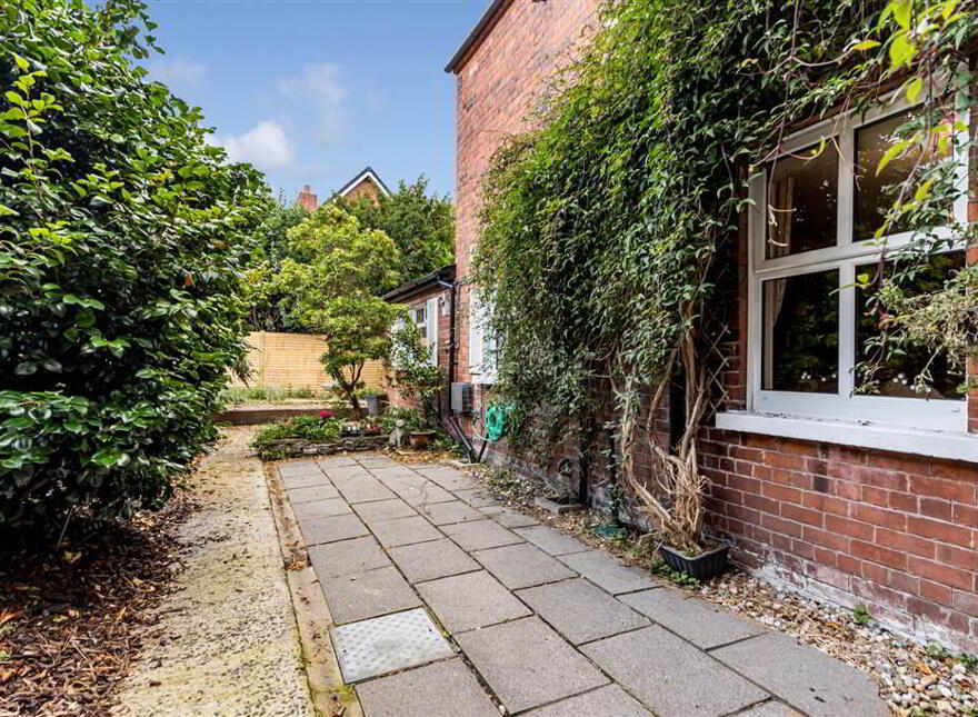 92 Marlborough Park Central, Malone, Belfast, BT9 6HP