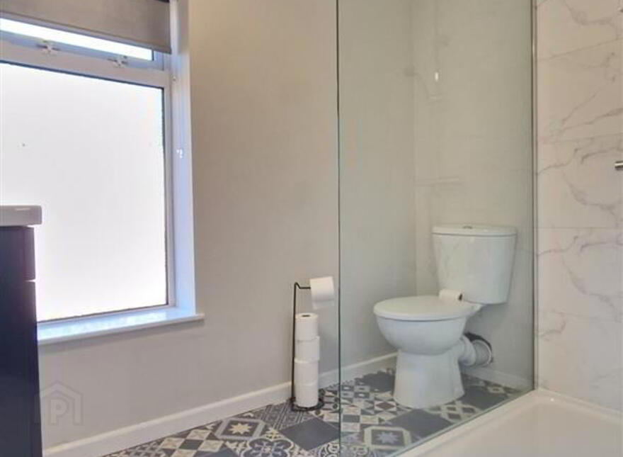 Room 5, 8 Pims Avenue, Belfast, BT4 1PJ