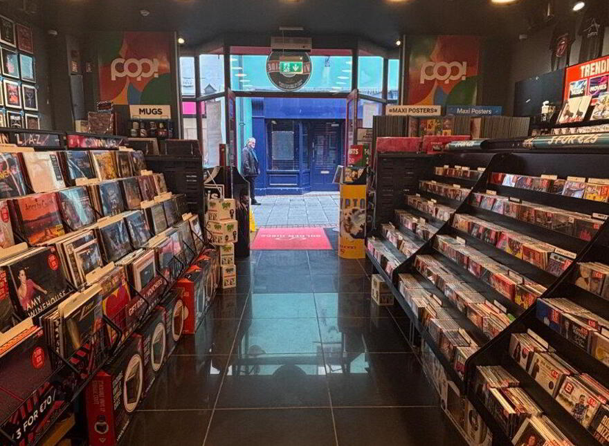 Unit 9, Market Cross Shopping Centre, R95