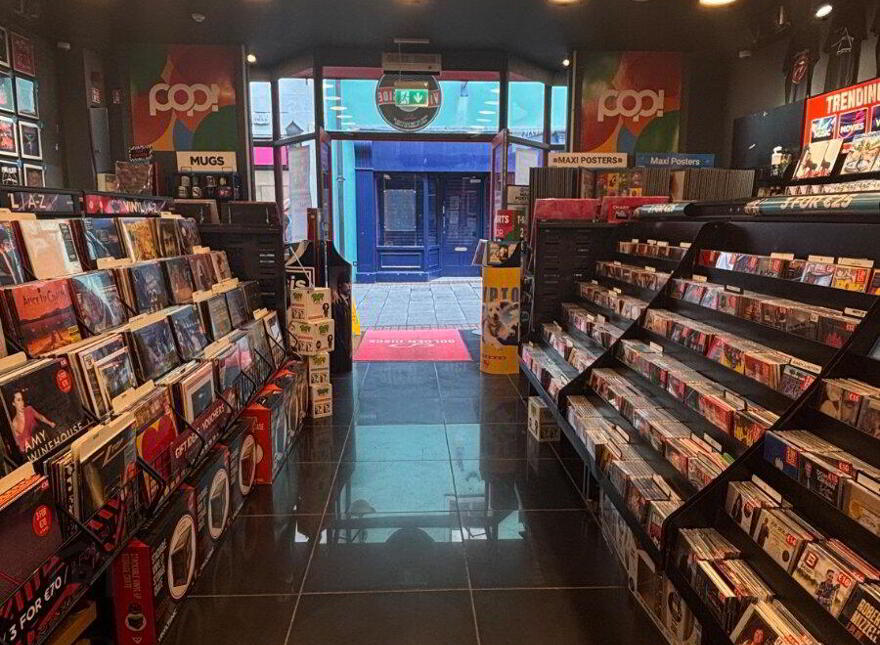 Unit 9, Market Cross Shopping Centre, R95