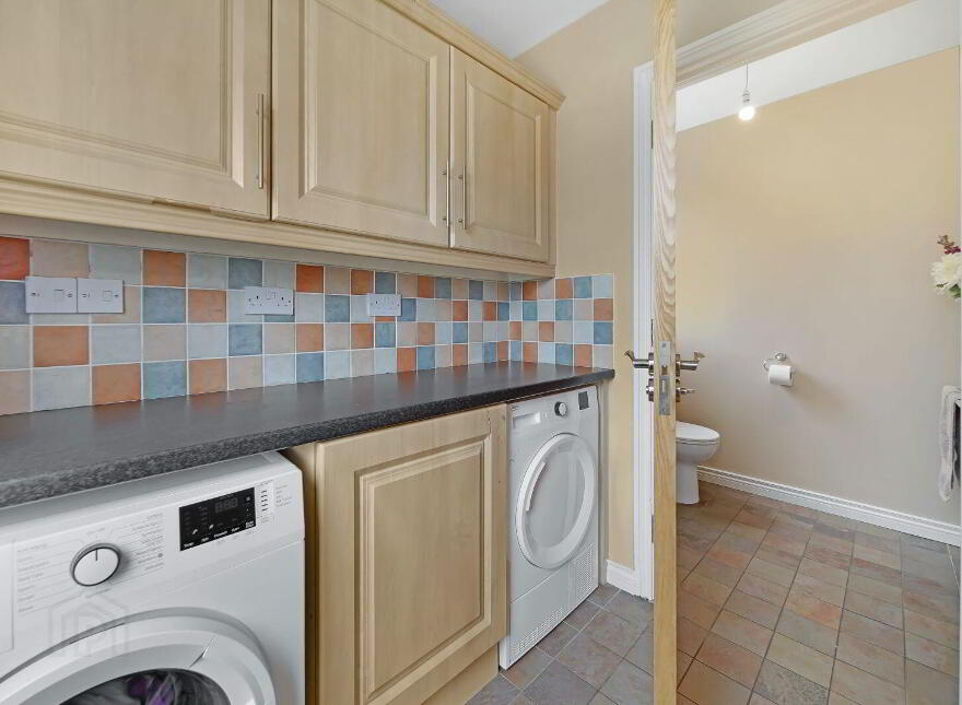 39 Lawnsdale, Navenny, Ballybofey, F93A023