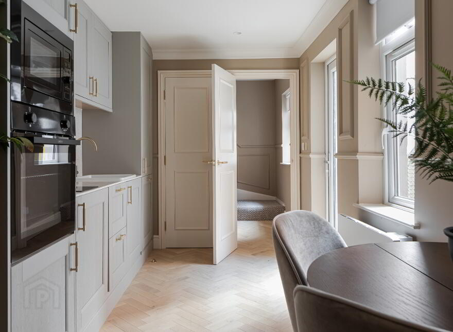 Apt 2, 3 Eglantine Gardens, Belfast, BT9 6EZ
