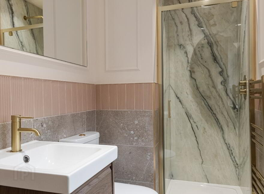 Apt 2, 3 Eglantine Gardens, Belfast, BT9 6EZ