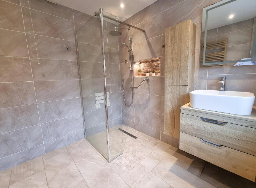 34 Elm Corner, Dunmurry, Belfast, BT17 9PY