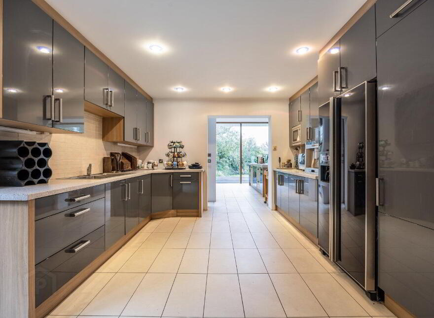 15 Old Coach Avenue, Belfast, BT9 5PY