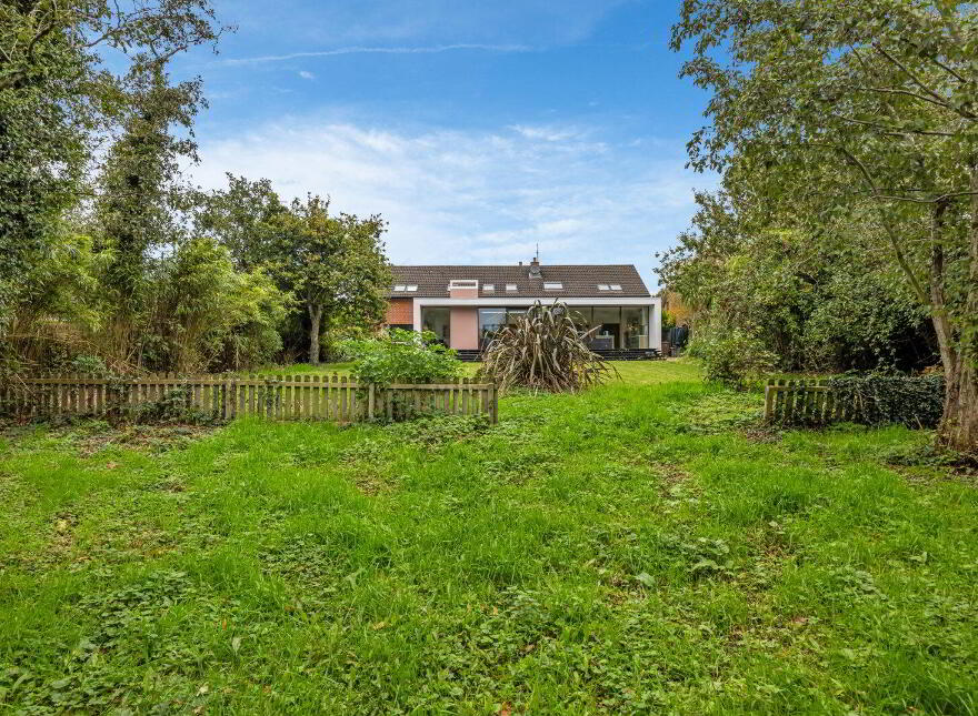 15 Old Coach Avenue, Belfast, BT9 5PY