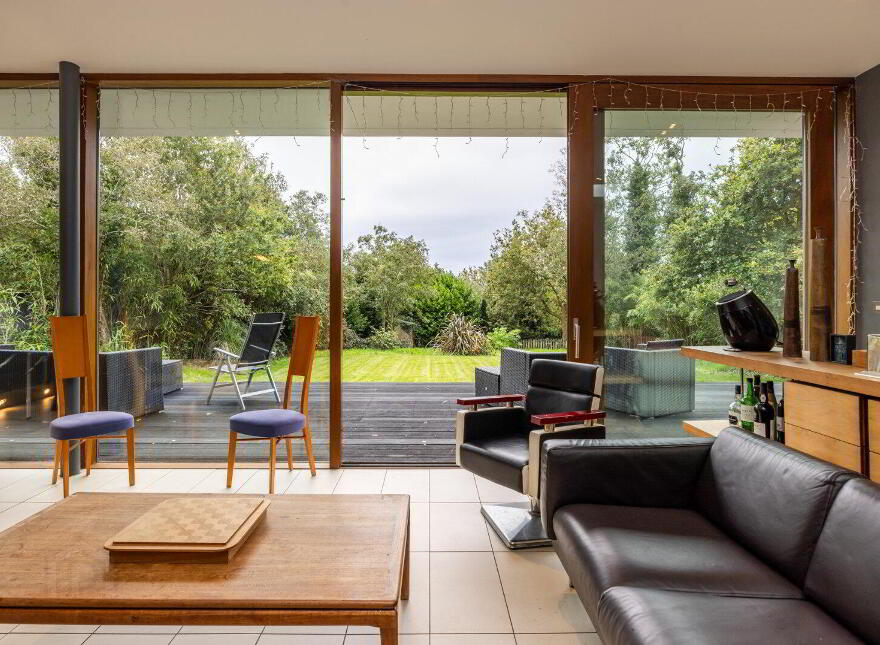 15 Old Coach Avenue, Belfast, BT9 5PY