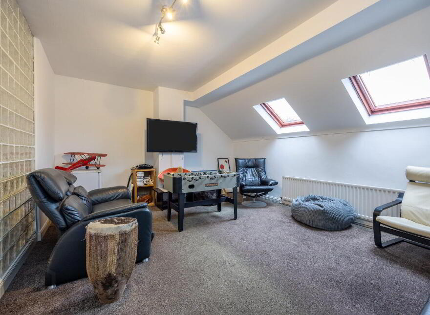 15 Old Coach Avenue, Belfast, BT9 5PY