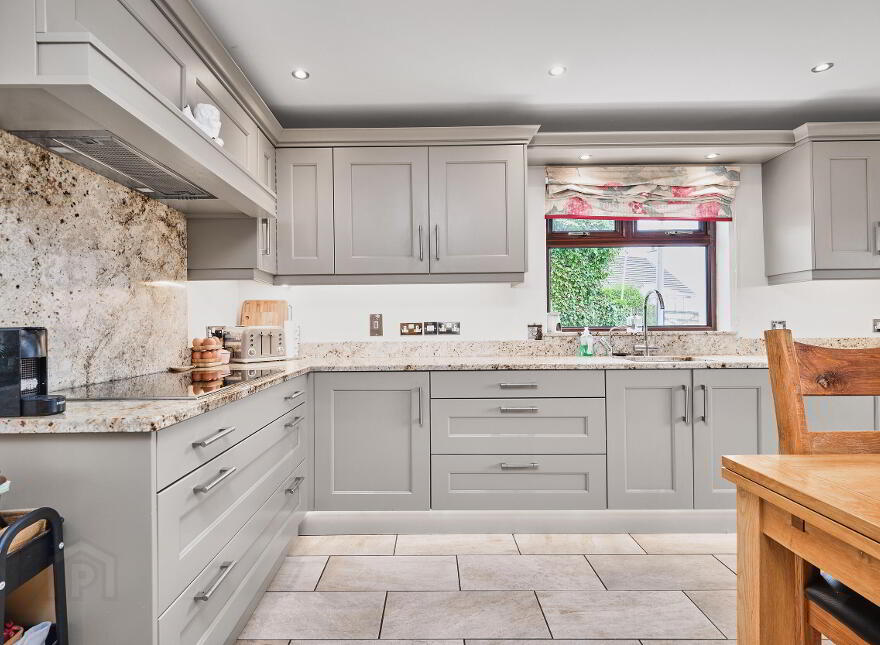 28 Whitepark Road, Ballycastle, BT54 6LJ
