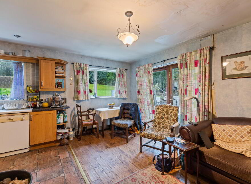 18 Mount Eden Park, Malone Road, Belfast, BT9 6RA