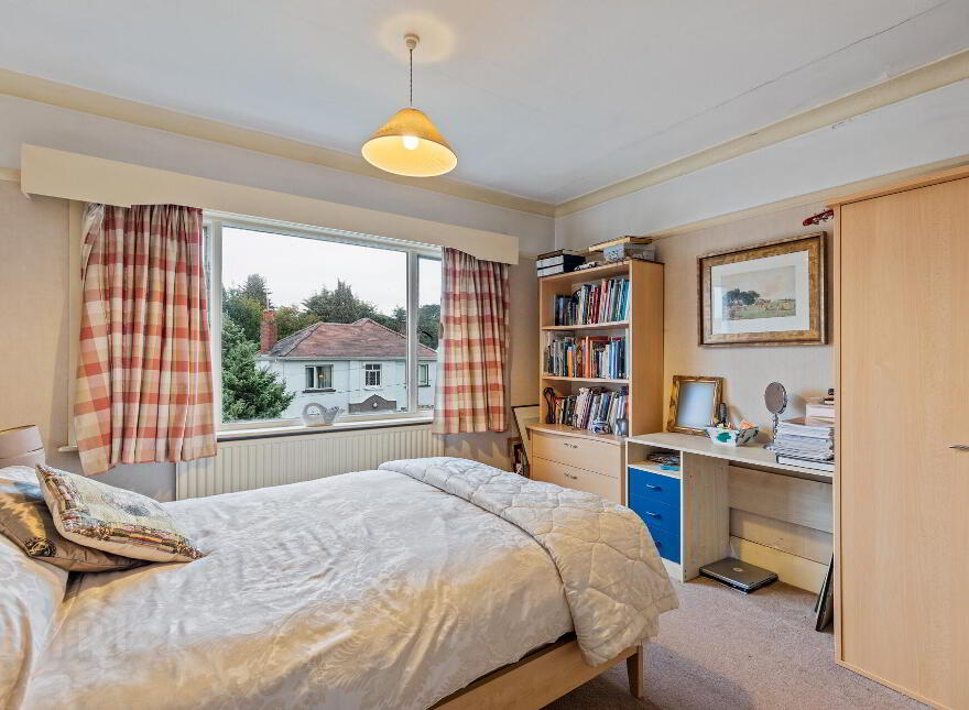 18 Mount Eden Park, Malone Road, Belfast, BT9 6RA