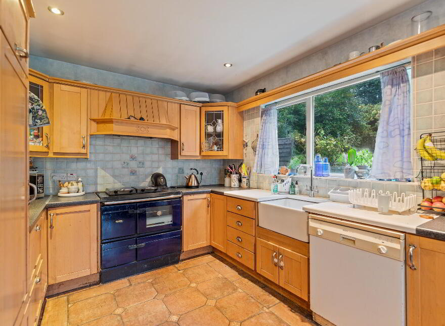 18 Mount Eden Park, Malone Road, Belfast, BT9 6RA