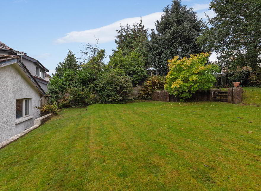 18 Mount Eden Park, Malone Road, Belfast, BT9 6RA